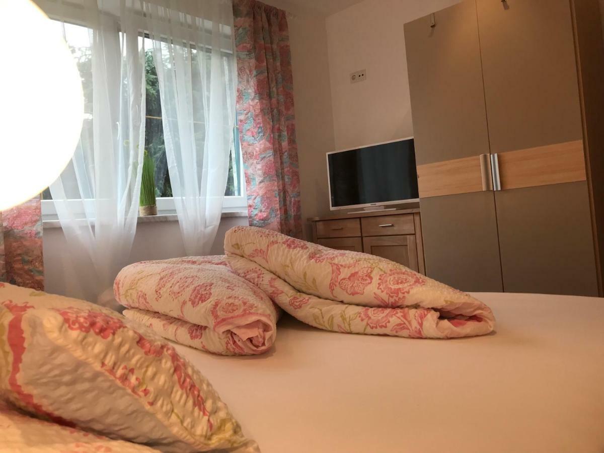 Ferienwohnung Julia Brixen im Thale Exterior foto